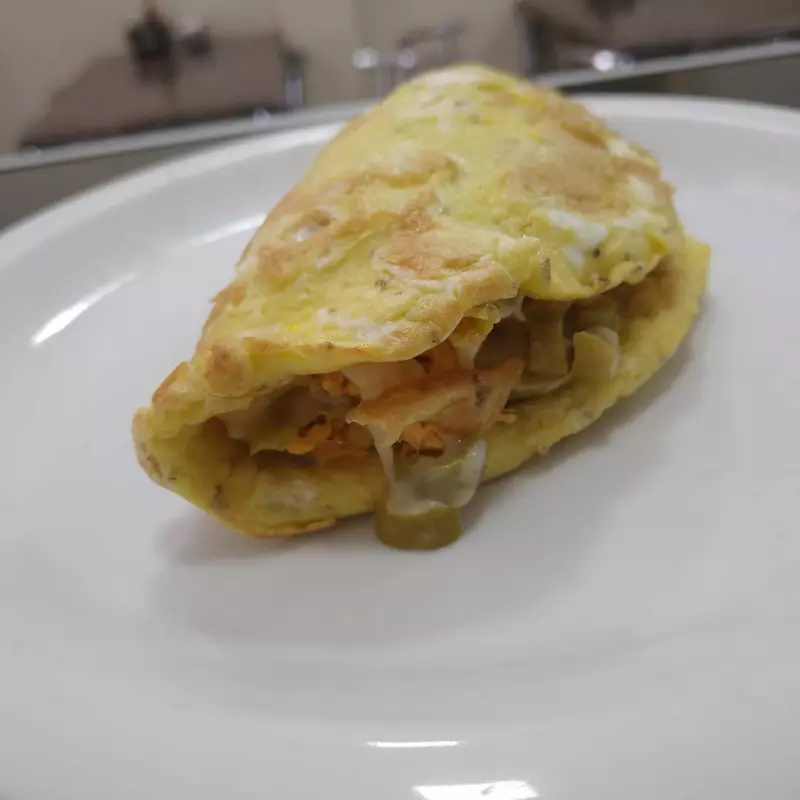 CREPIOCA DE FRANGO E QUEIJO