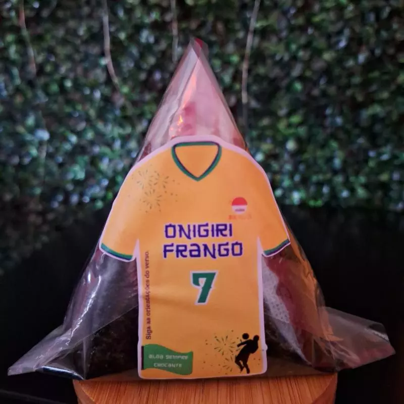 Onigiri camisa 7 (frango teriaki)