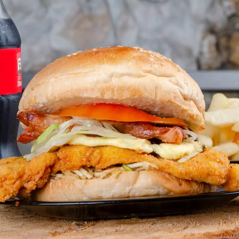 Hamburguesa de Pollo Apanado