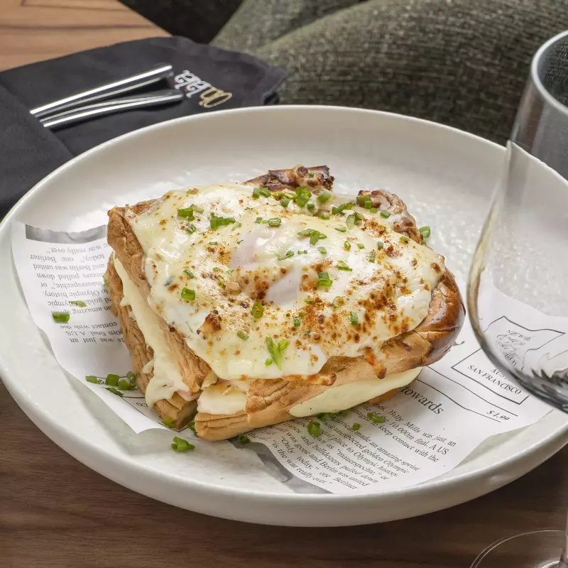 CROQUE MADAME (SÁNDWICH)