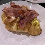 CROISSANT DE OVOS C/ BACON