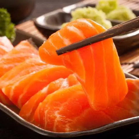 SASHIMI Salmón 4 unid