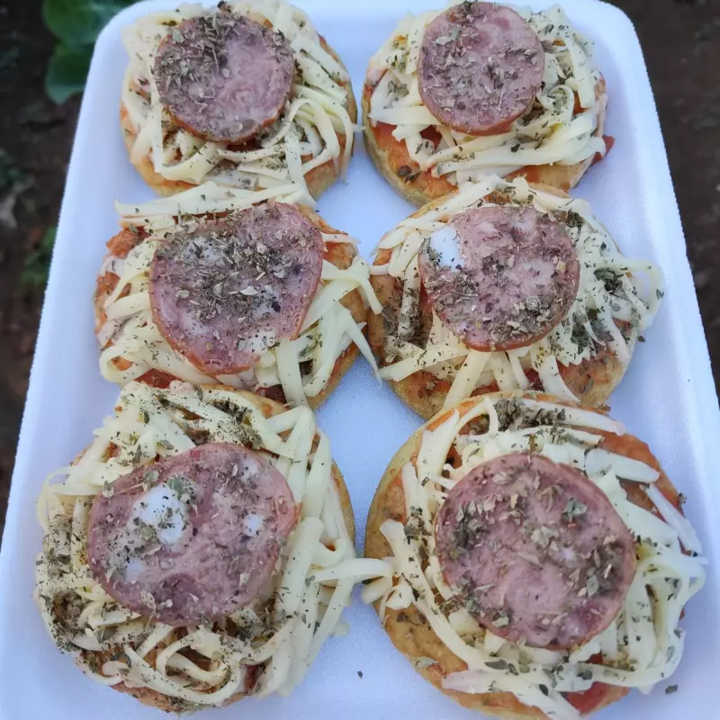 Mini pizza calabresa (6 und)