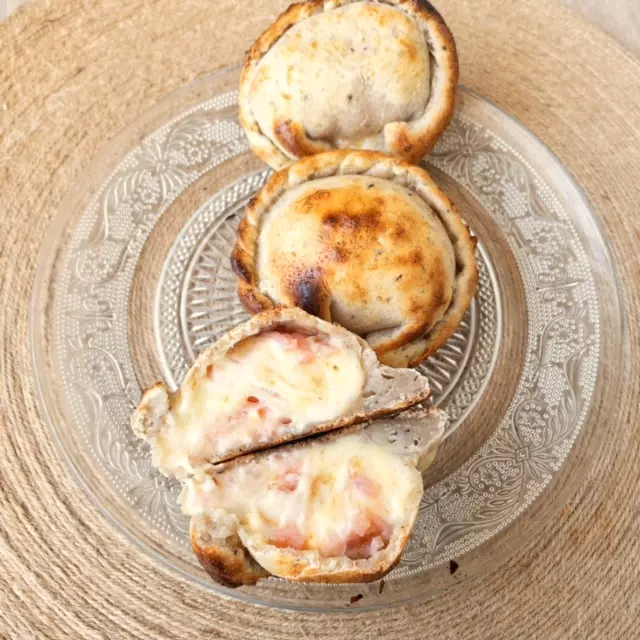 Empanada de jamon y queso x 3 unid.