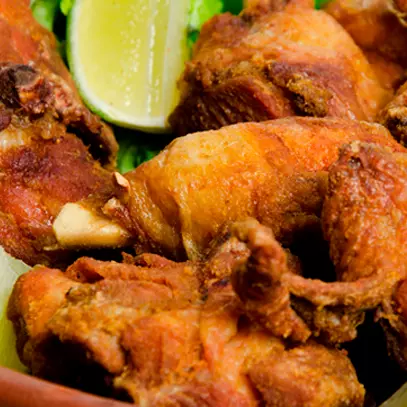 Porção de FRANGO A PASSARINHO