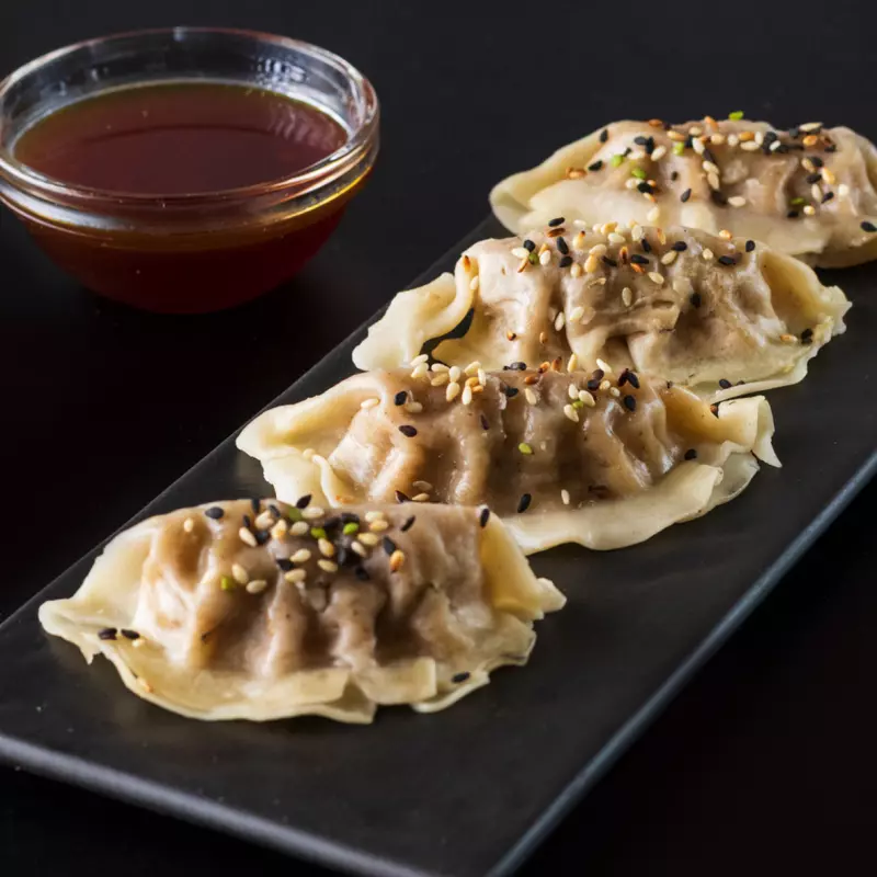 GYOZAS DE POLLO O VEGETALES AL VAPOR