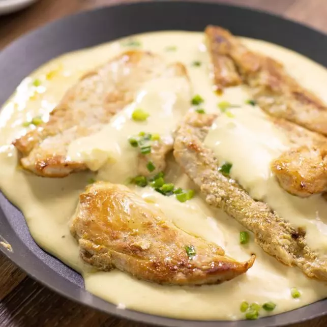 Pechuga en salsa blanca