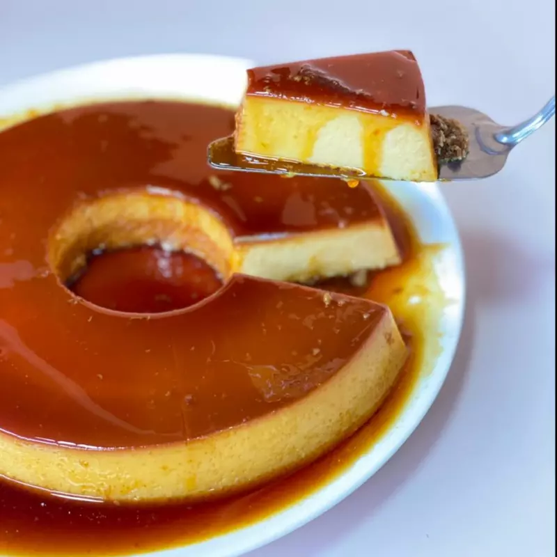Fatia pudim lá creme