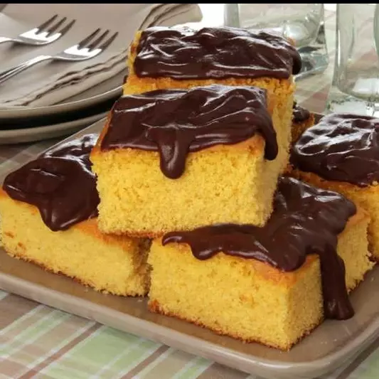 Bolo de cenoura (fatia)