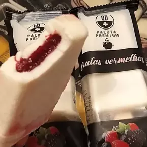 Paleta Premium de Iogurte com Frutas Vermelhas