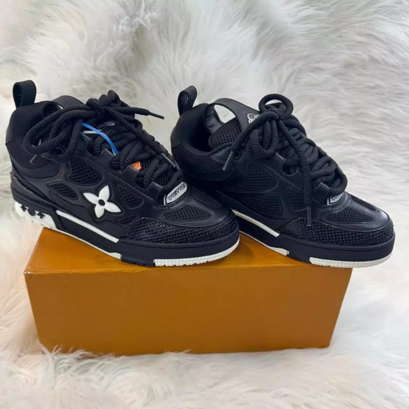 LOUIS VUITTON SKATE BLACK