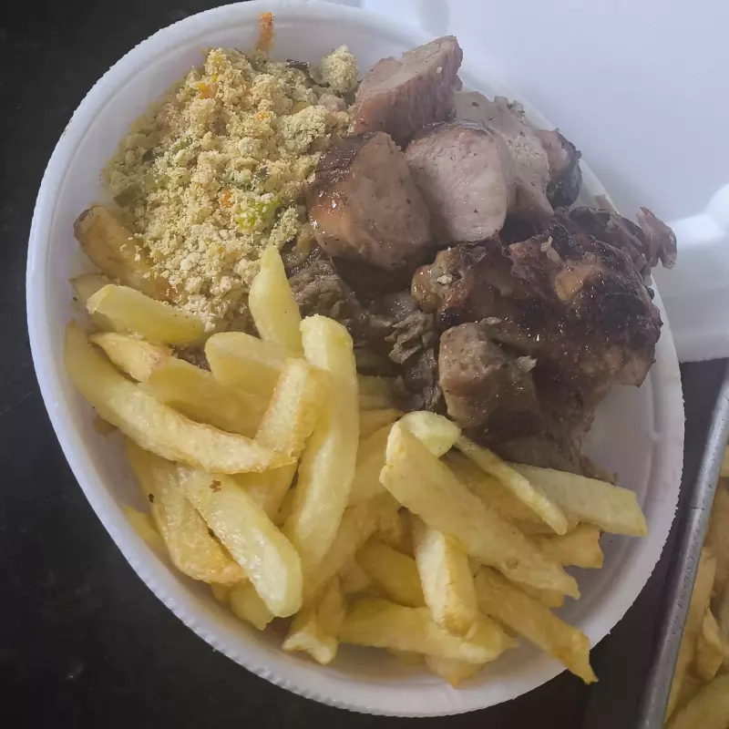 Churrasco Misto + Fritas | Grande