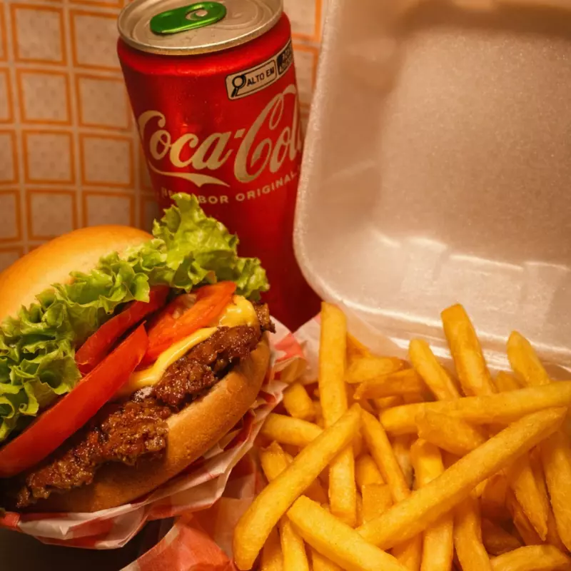 Oferta - Smash Salad + Batata + Lata