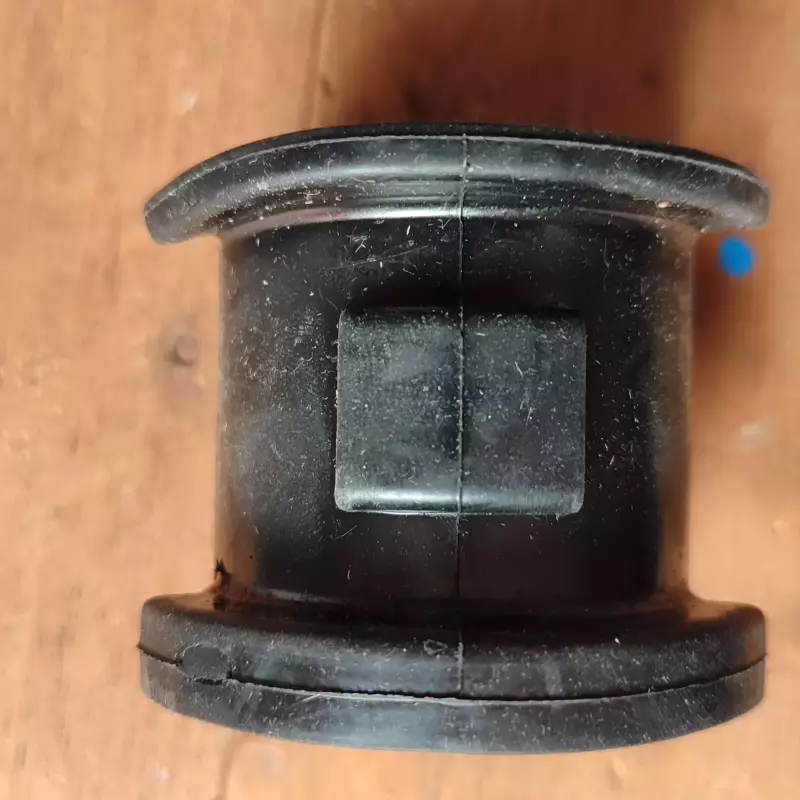 Buje de parrilla delantero grande