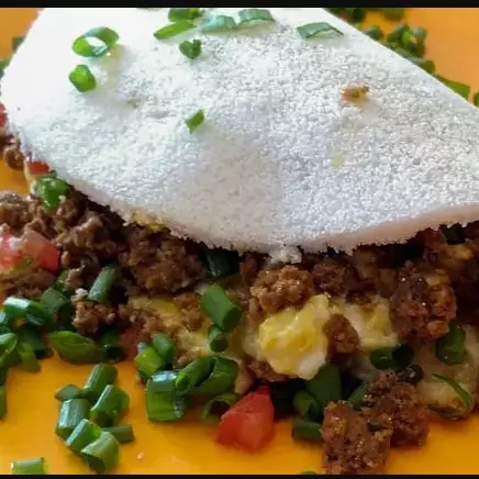 Carne Moída, Calabresa, Ovo e Queijo
