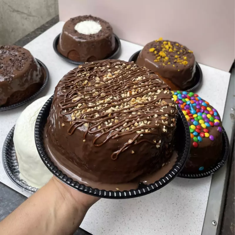 Bolo vulcão de Ferrero rocher (M)