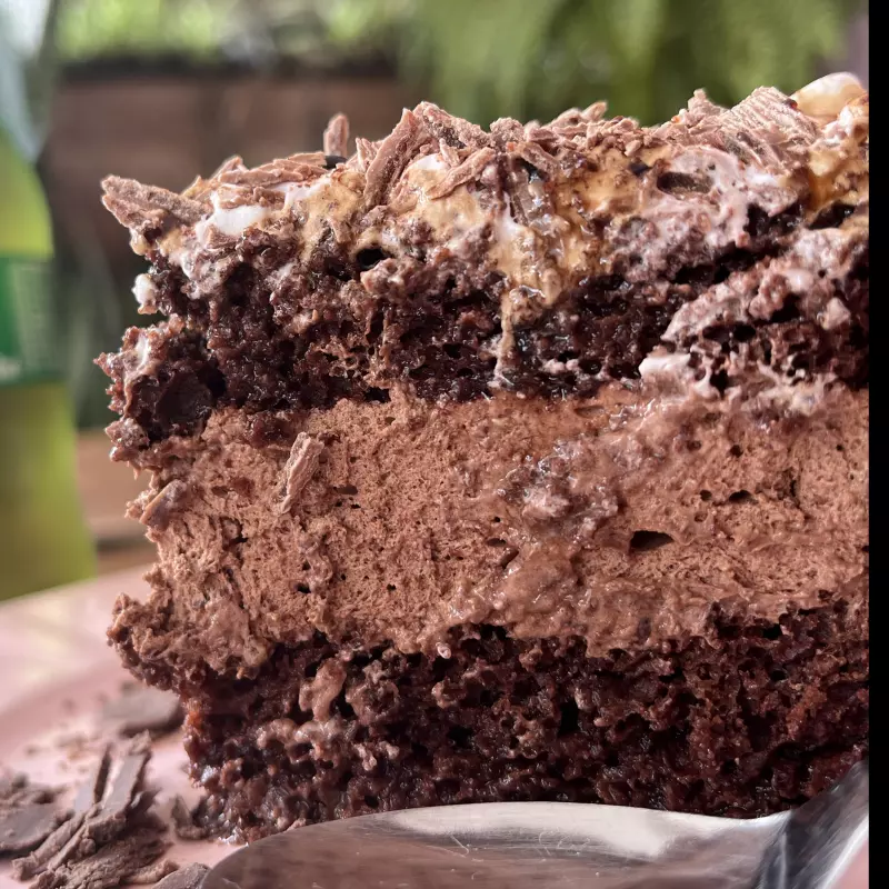 BOLO DE MOUSSE DE CHOCOLATE