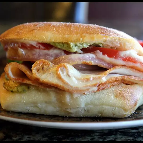 SÁNDWICH PROVOLONE