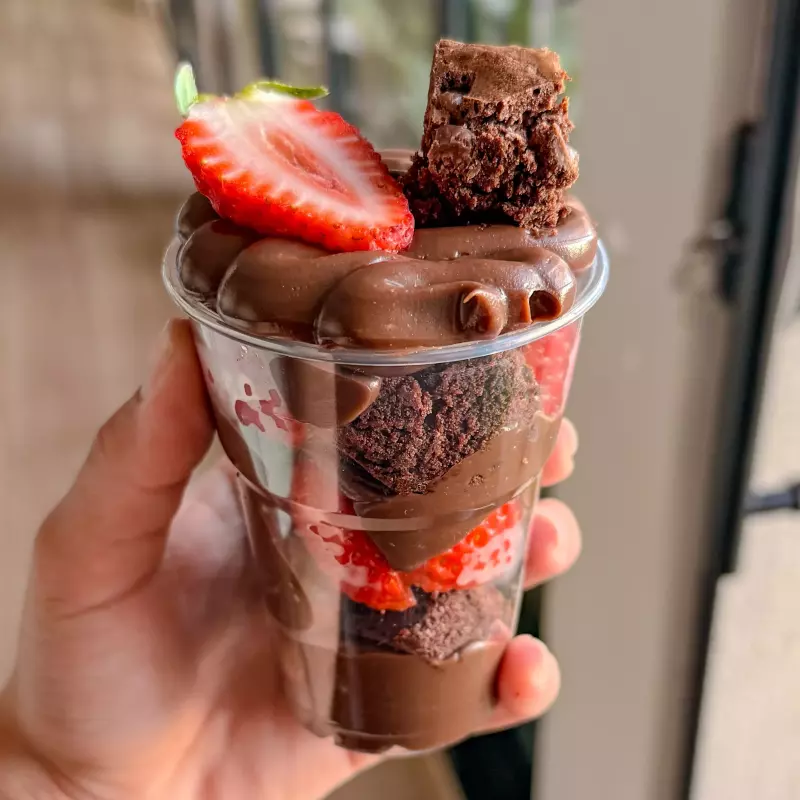 Brownie, brigadeiro/morangos 250g🍓