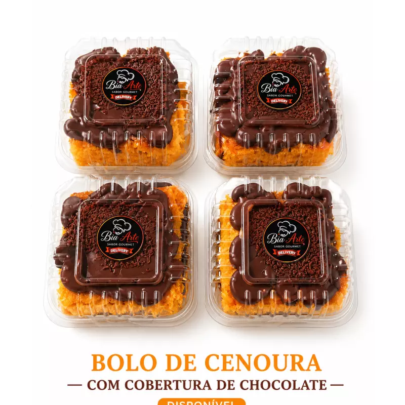 Bolo de cenoura com cobertura