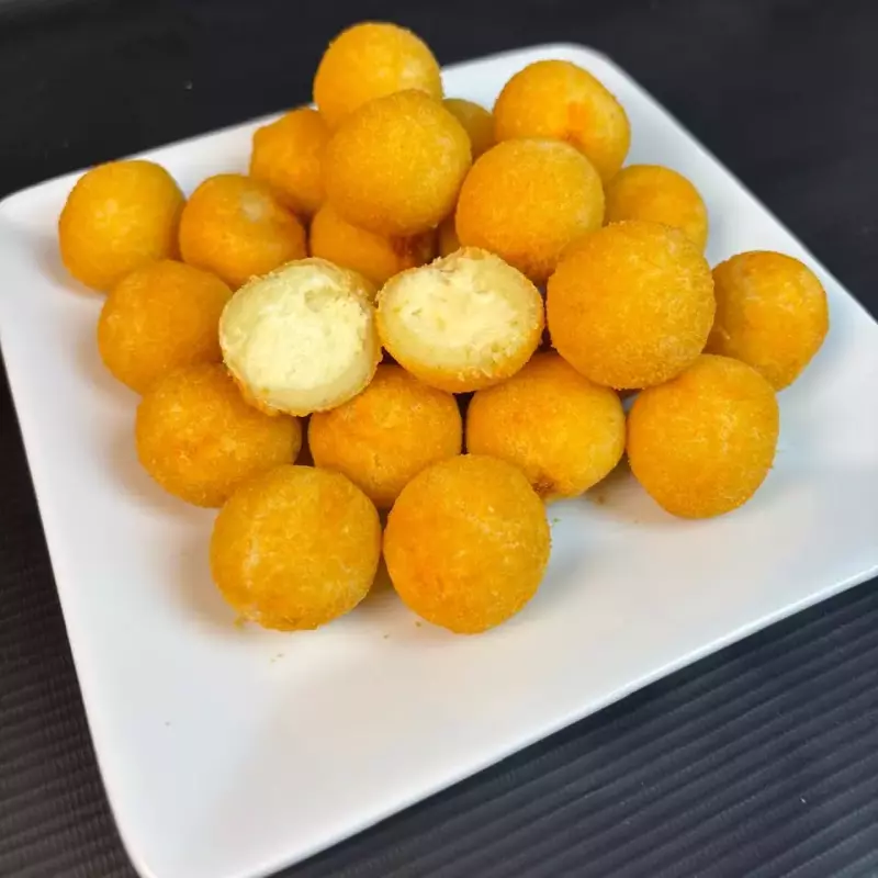MINI BOLINHA QUEIJO GOUDA