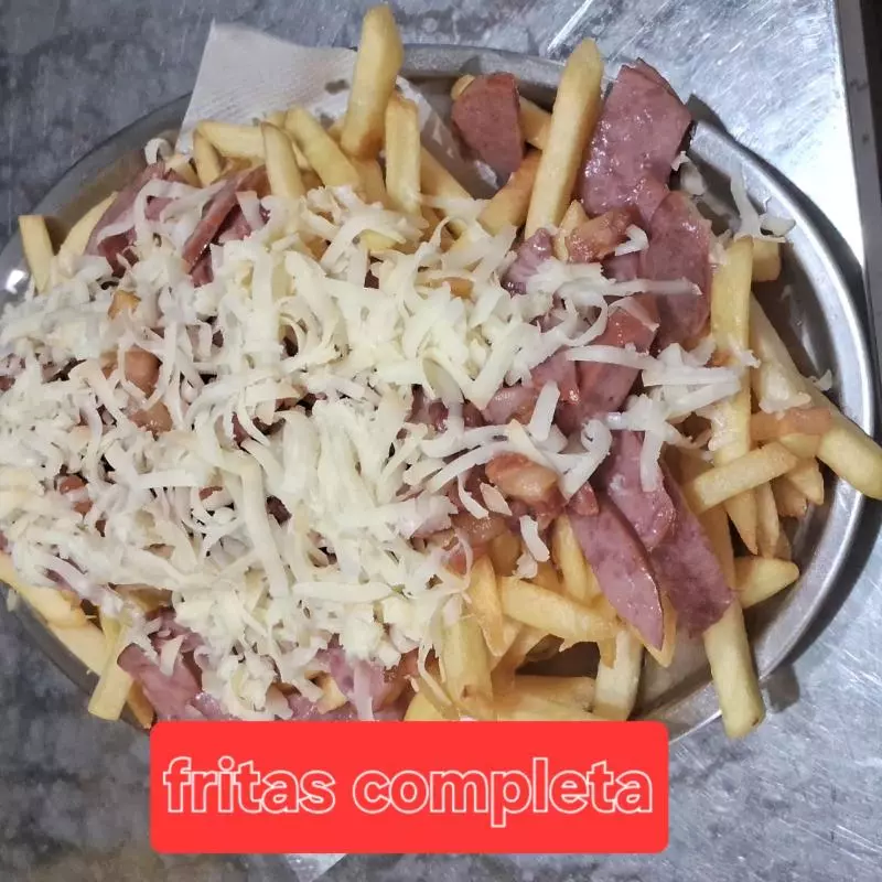 1/2Batata frita c/acompanhamento