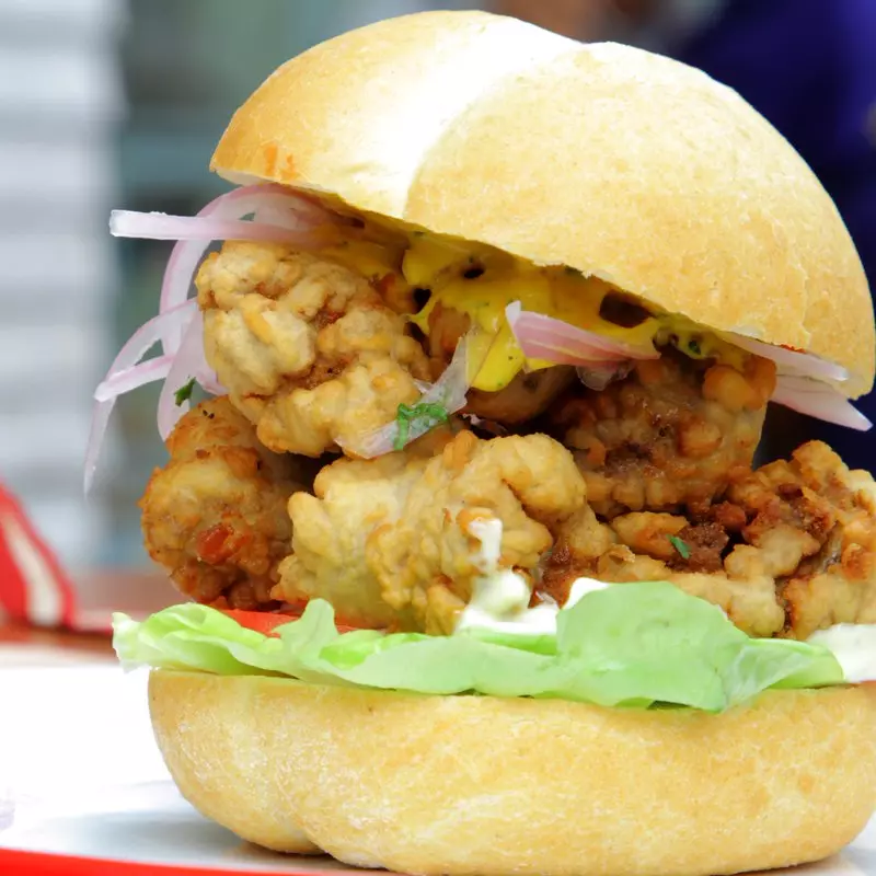 Pan con Huevera frita