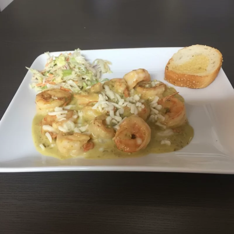 CAMARONES EN CREMA DE CILANTRO