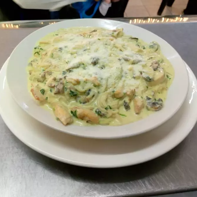 PASTA POLLO Y CHAMPIÑONES