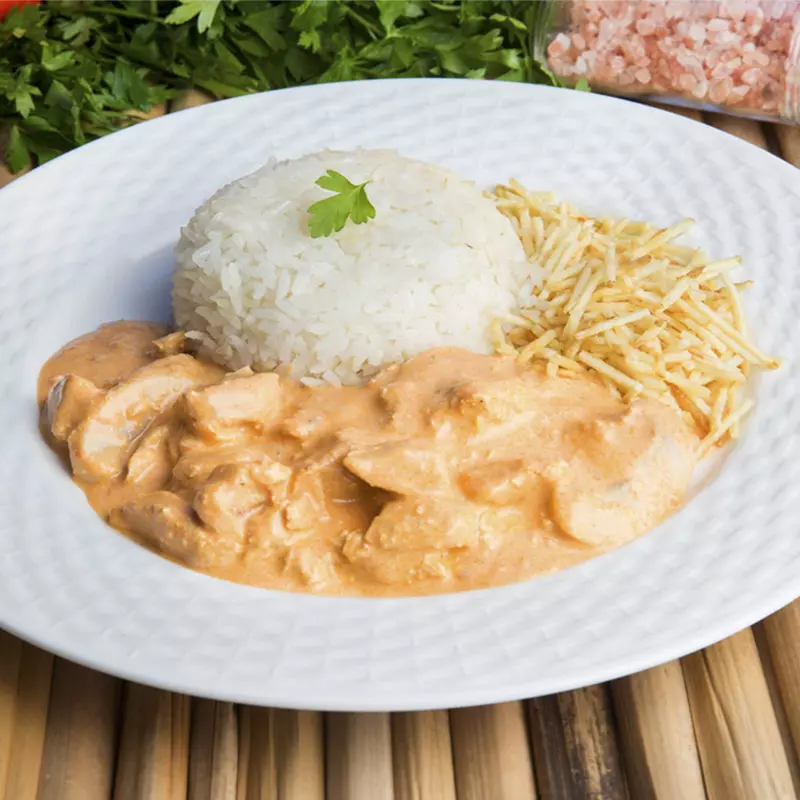 STROGONOFF DE FRANGO