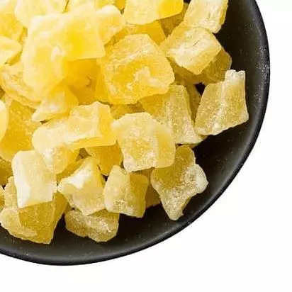 Piña en cubo