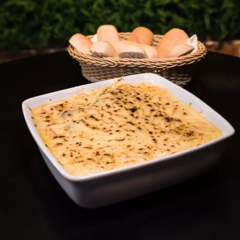 FILÉ AO MOLHO CATUPIRY