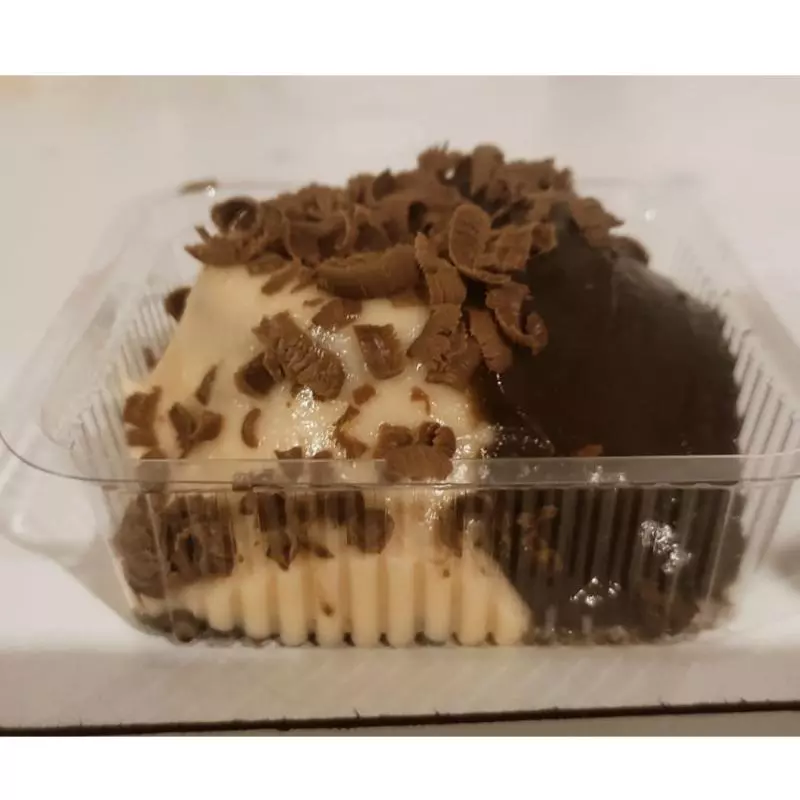 Mini bolo vulcão ninho com chocolate