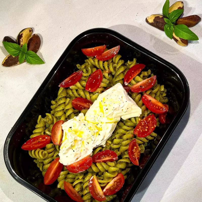 Fusili ao Pesto e Burrata