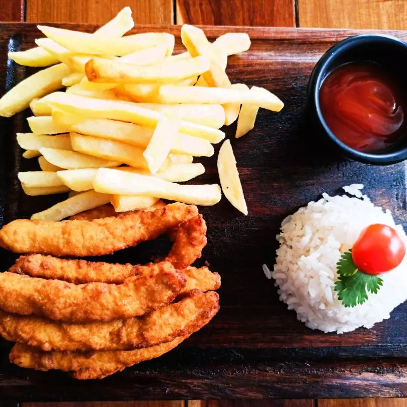 Dedos de pollo / Chicken sticks