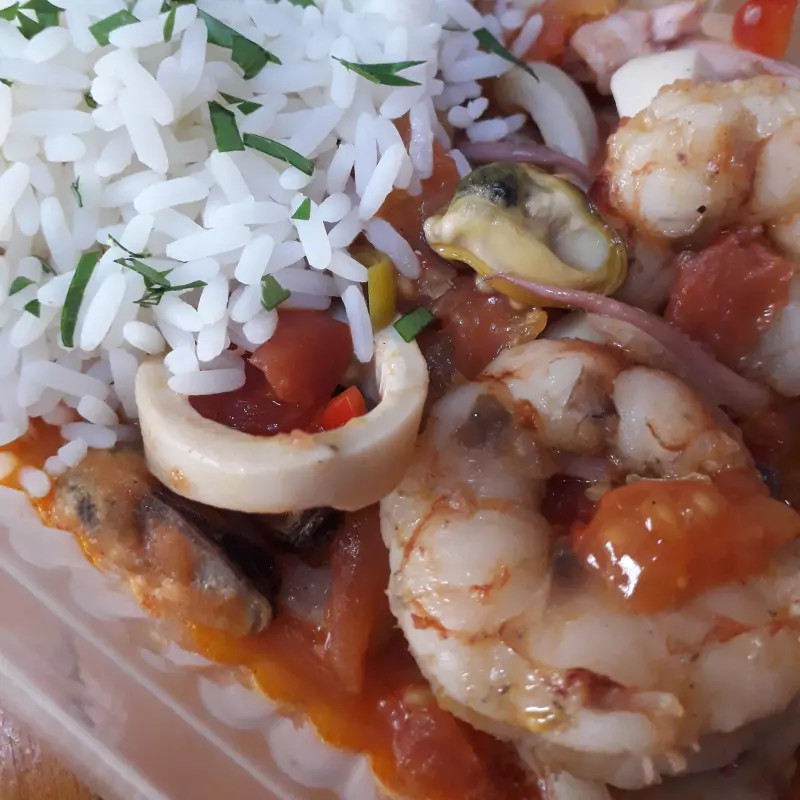 Mariscos Picantes con arroz