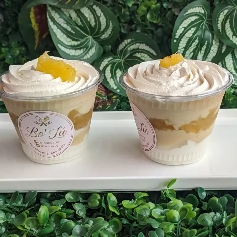 Nuvem de coco com abacaxi