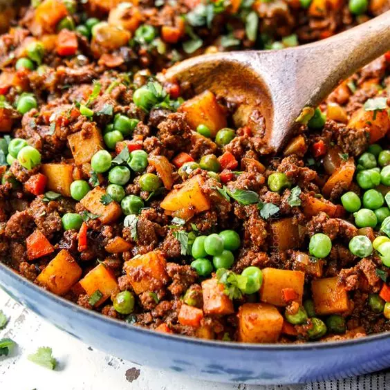 Jueves 28 Mayo - Picadillo de res