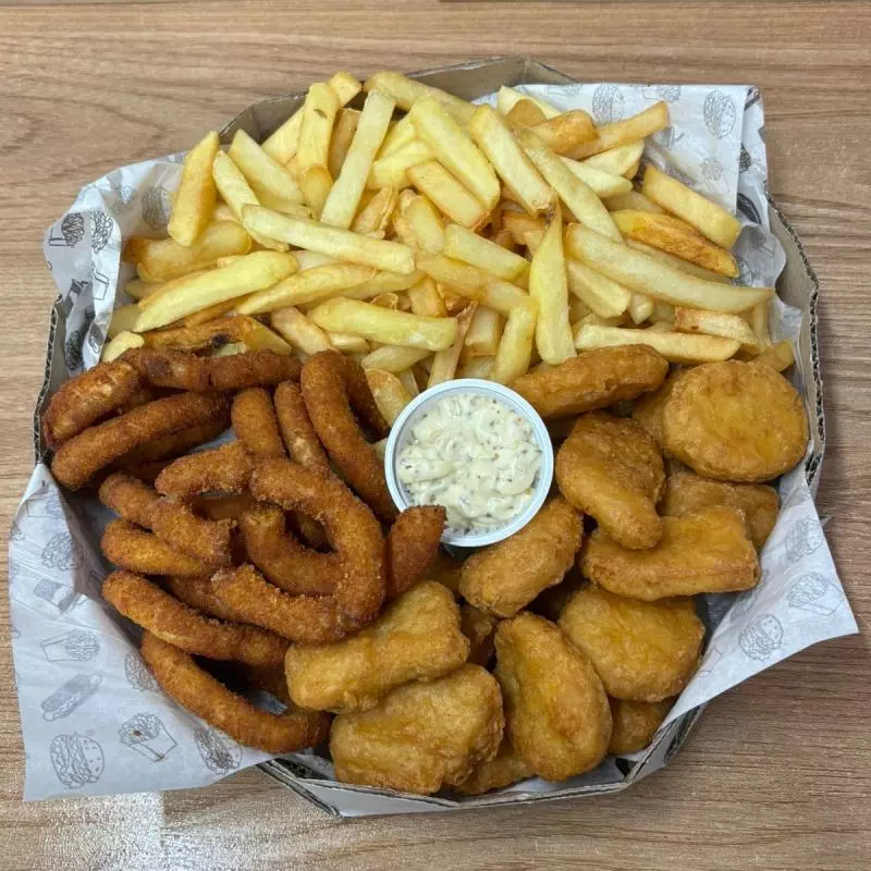 BATATA, CEBOLA E NUGGETS