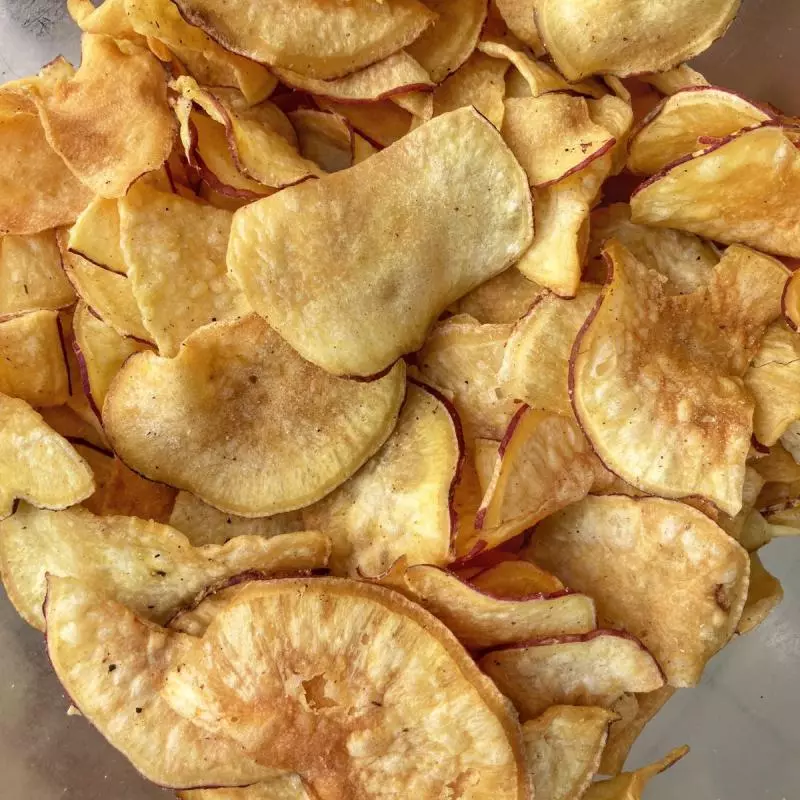 Chips de batata doce com sal