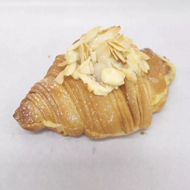 C06 杏仁可颂 croisst almendra