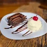 Brownie com 1 bola de sorvete