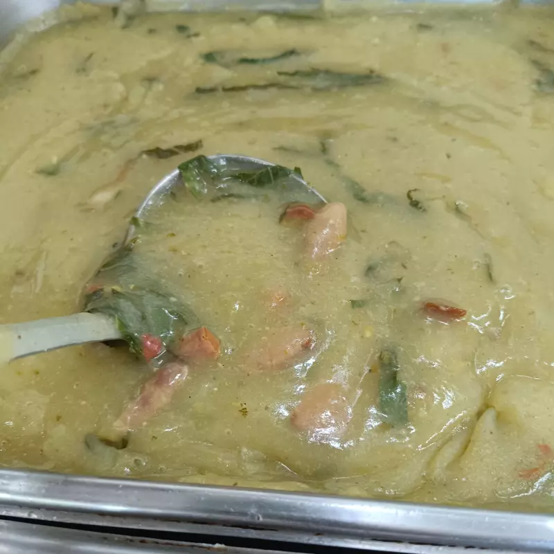 Caldo de quenga c/ 1 Pão francês