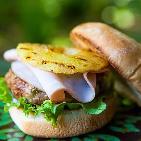 Hawaiian Burger C/papas