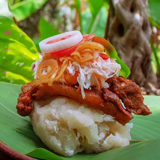 Cerdo con yuca