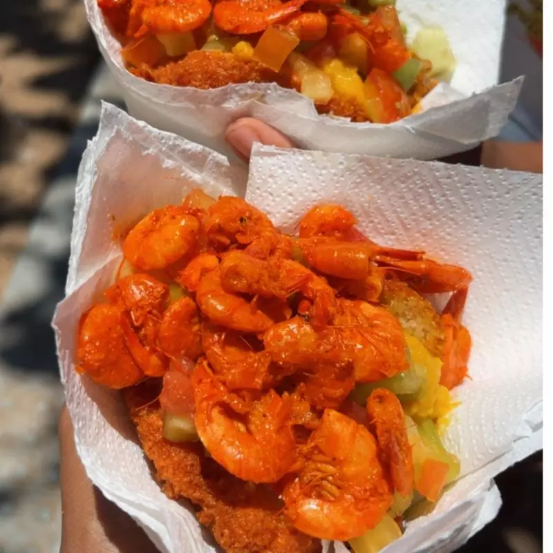 2 acarajés tradicionais + Fanta 1,5