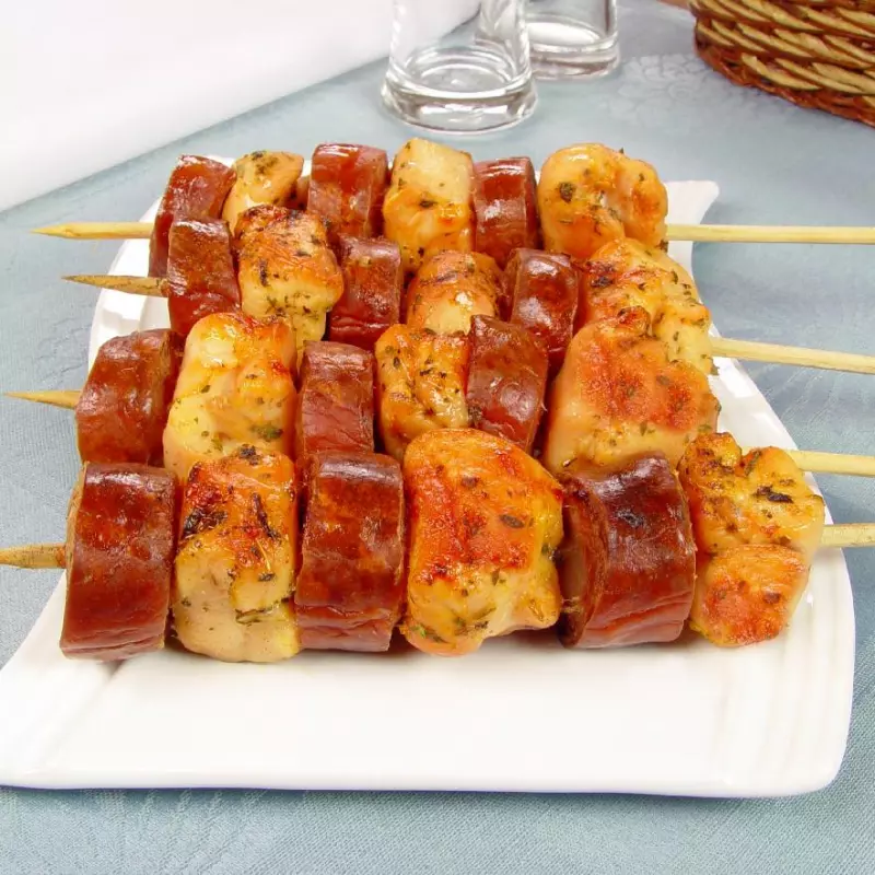 ESPETO MISTO (FRANGO E LINGUIÇA)