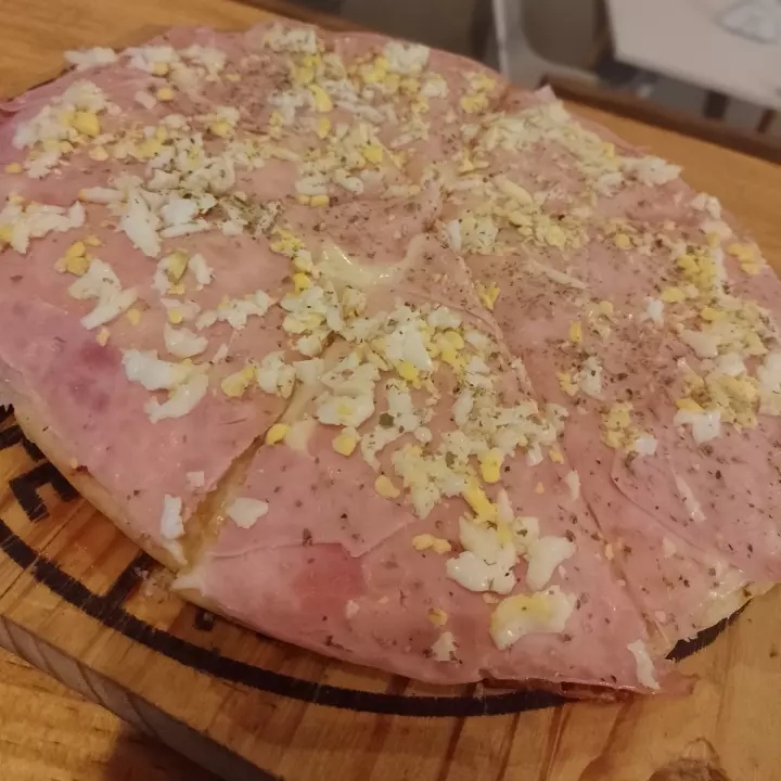 Pizza jamon y Huevo