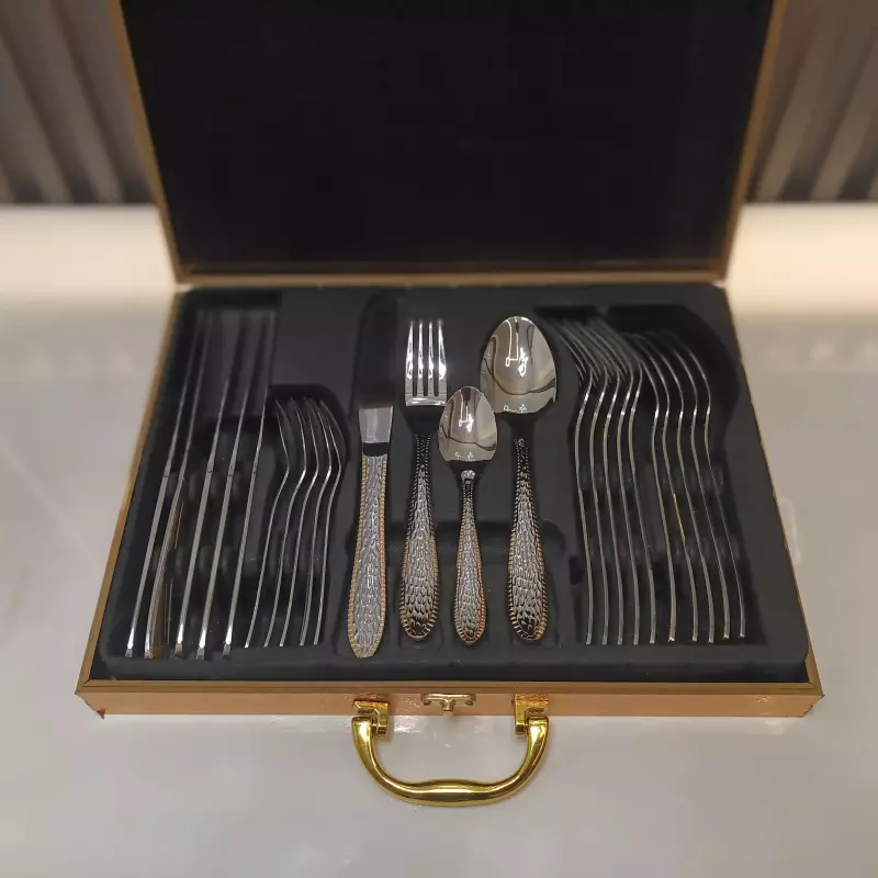 CUBIERTOS CON ESTUCHE  REF 16463-7