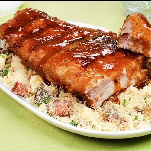 Costela Suína c/ Farofa e Salada